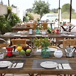 Masseria Borgo Sentinella Lägenhetshotell 4*