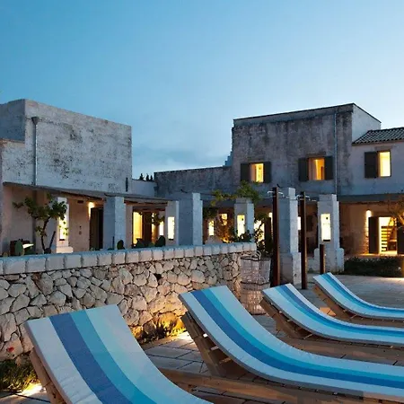 Aparthotel Masseria Borgo Sentinella 4*