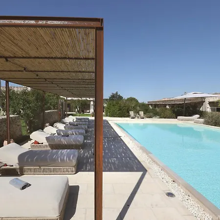 מלון דירות Masseria Borgo Sentinella 4*
